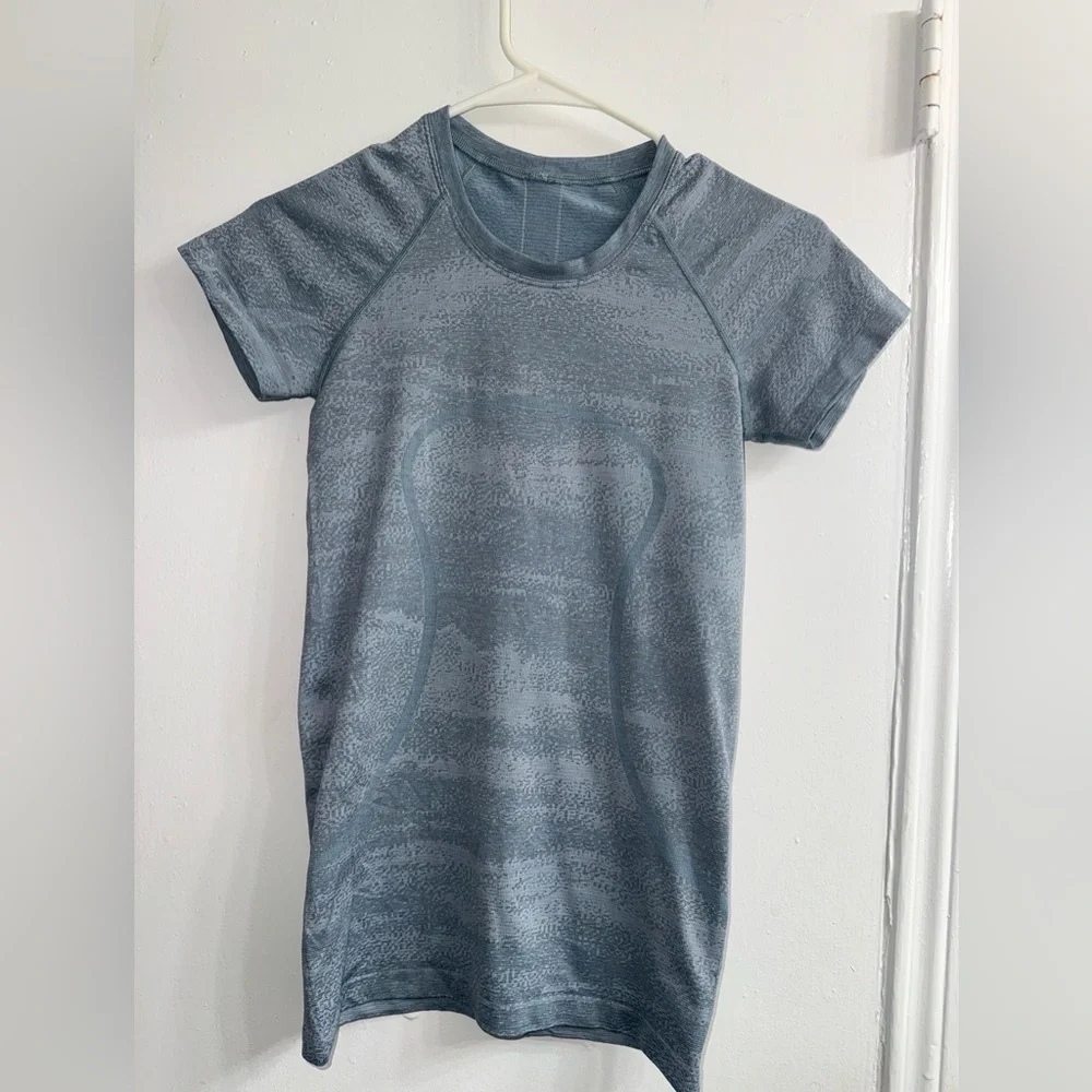 Lululemon Swiftly Speed Short Sleeve size 4 - Picture 6 of 11